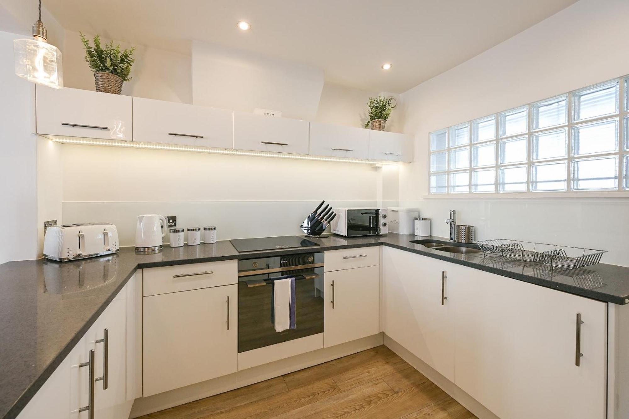 The Monopoly Breeze House - Your Dream Getaway With Wet Room In The Heart Of Brighton Exterior photo